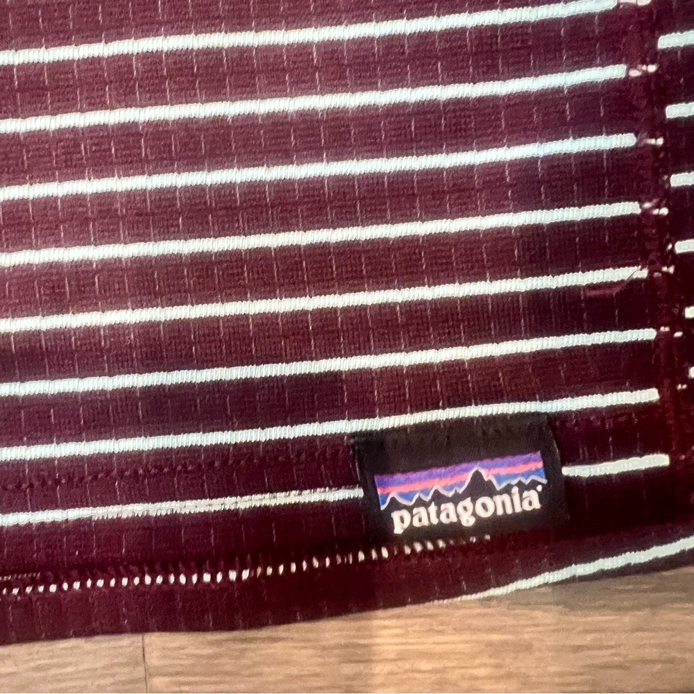 Patigonia Capilene Baselayer Midweight Polartec Maroon and White Stripes Medium - Picture 2 of 7